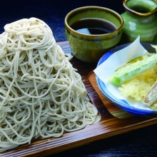 蕎麦 味奈登庵 2Fにて大人気営業中！